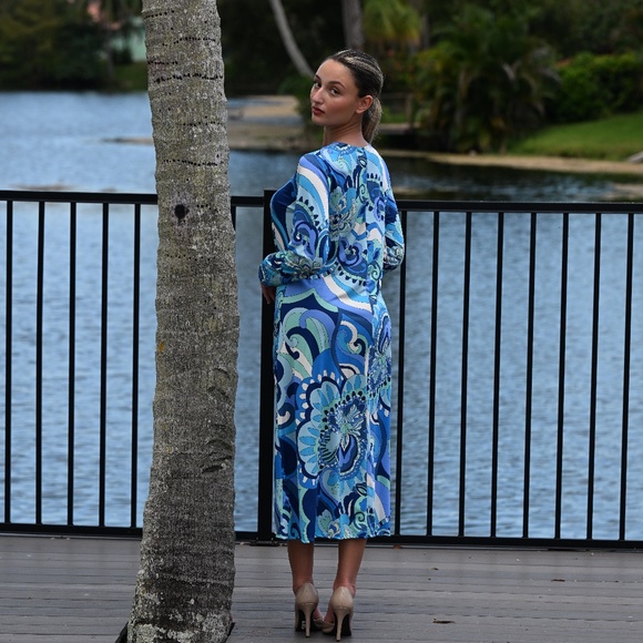 DEVORAH'S SECRET Modest Midi Dress Modern Floral Blue /Regular& Plus sizes - Picture 5 of 7